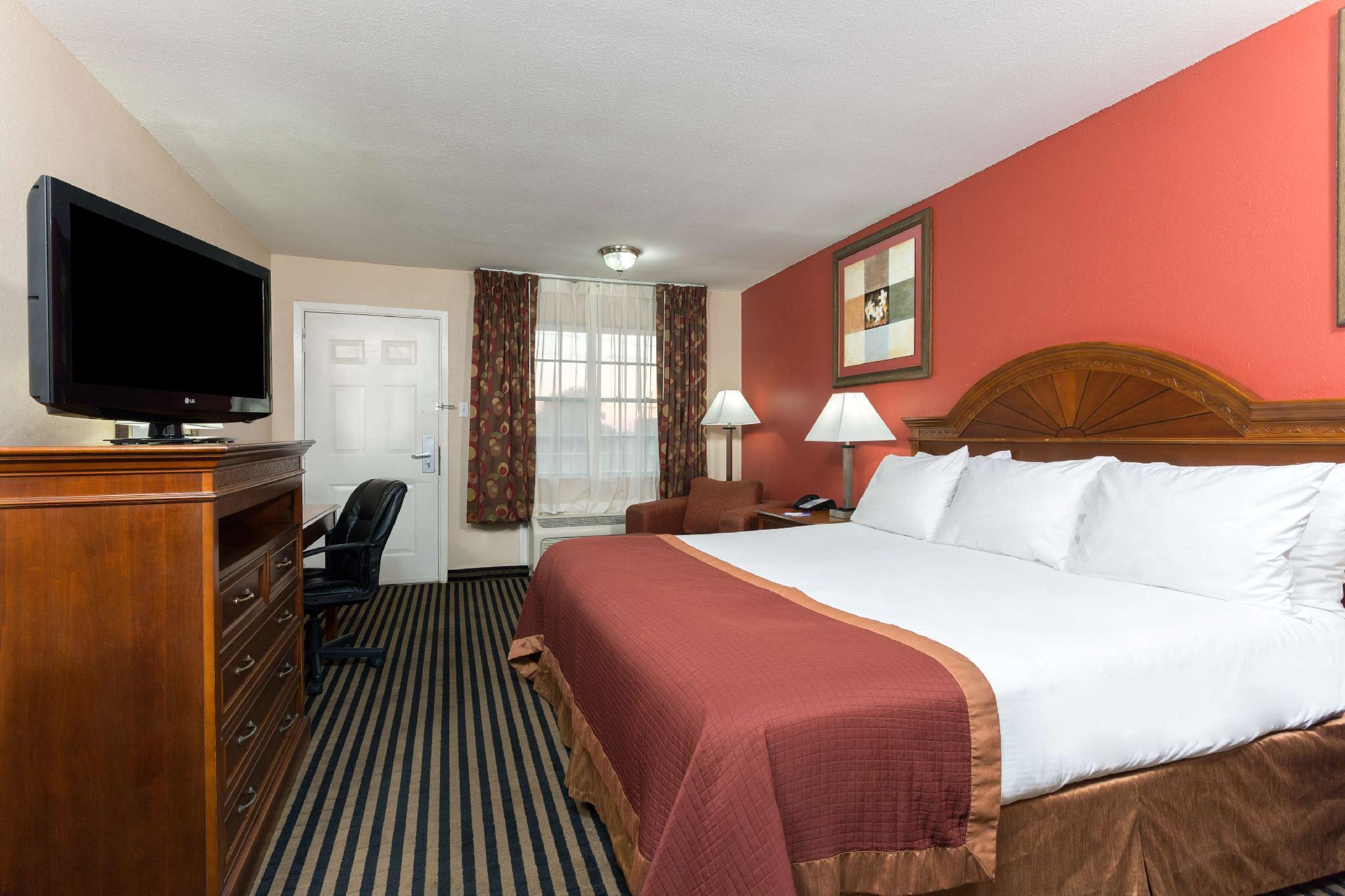 Baymont By Wyndham Port Arthur - Groves Area Esterno foto