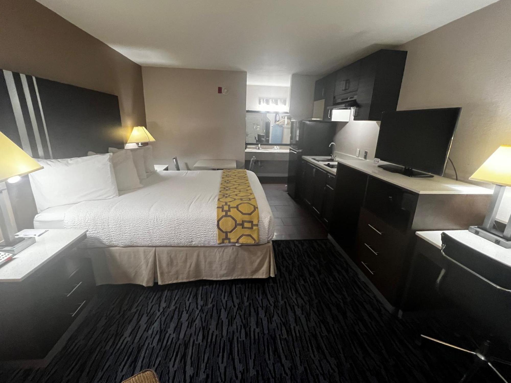Baymont By Wyndham Port Arthur - Groves Area Esterno foto