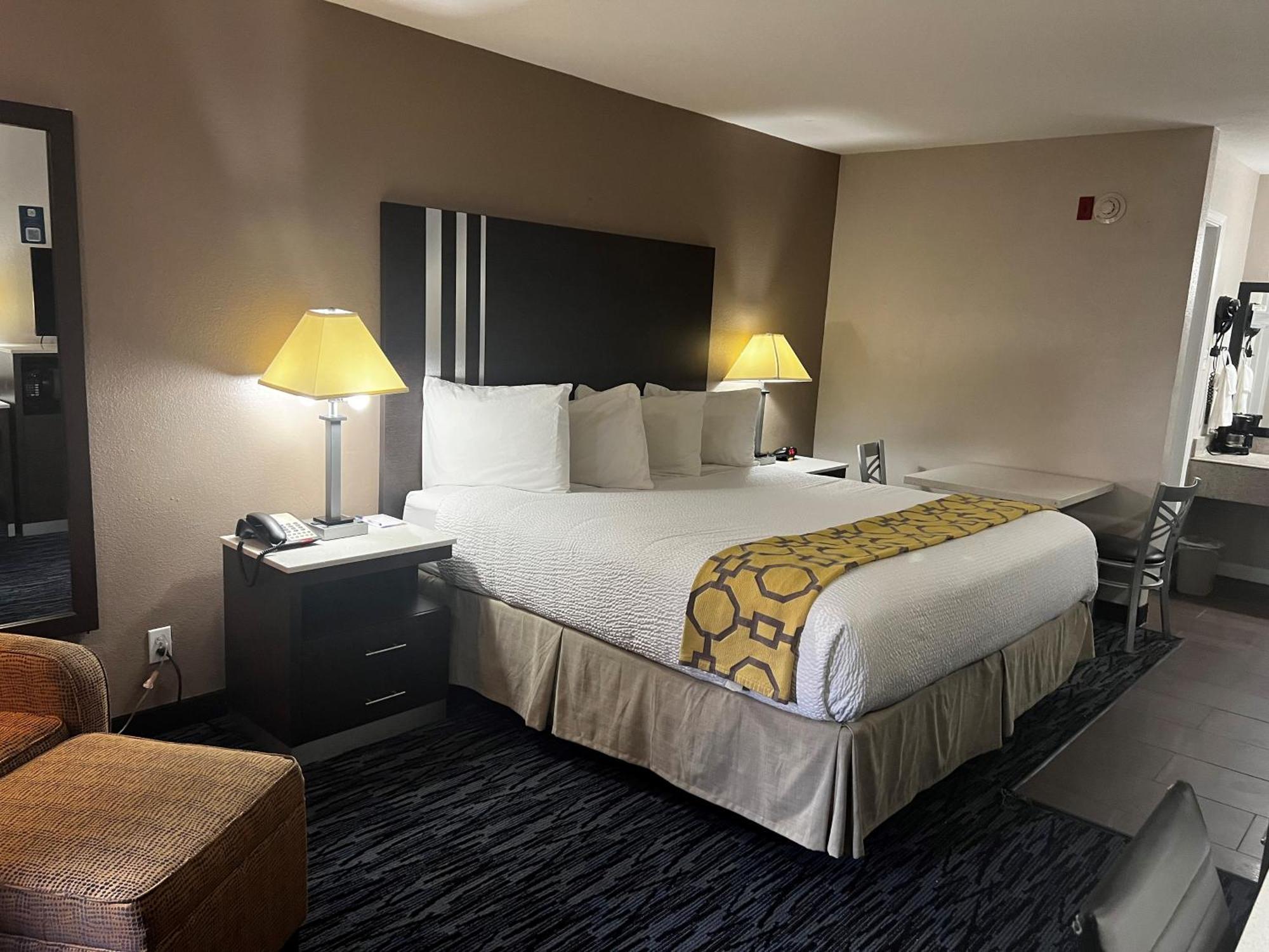 Baymont By Wyndham Port Arthur - Groves Area Esterno foto