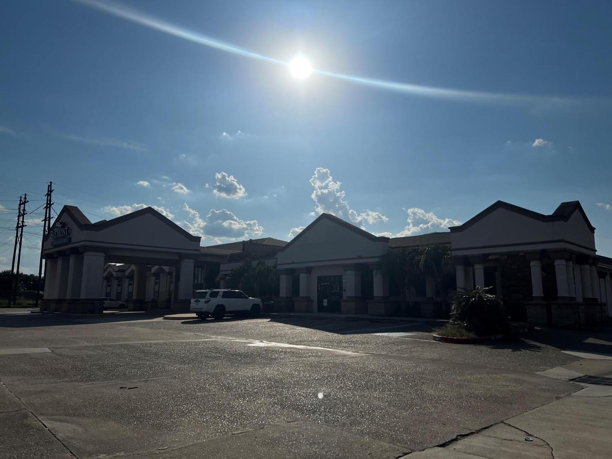 Baymont By Wyndham Port Arthur - Groves Area Esterno foto