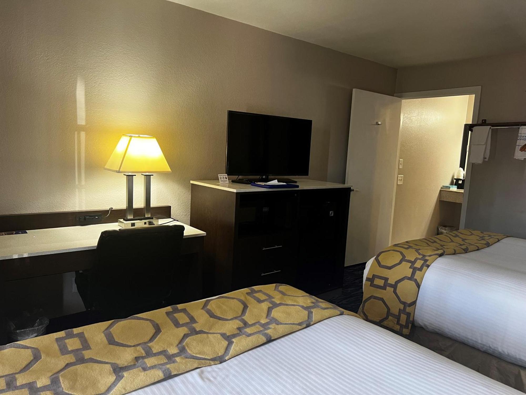 Baymont By Wyndham Port Arthur - Groves Area Esterno foto