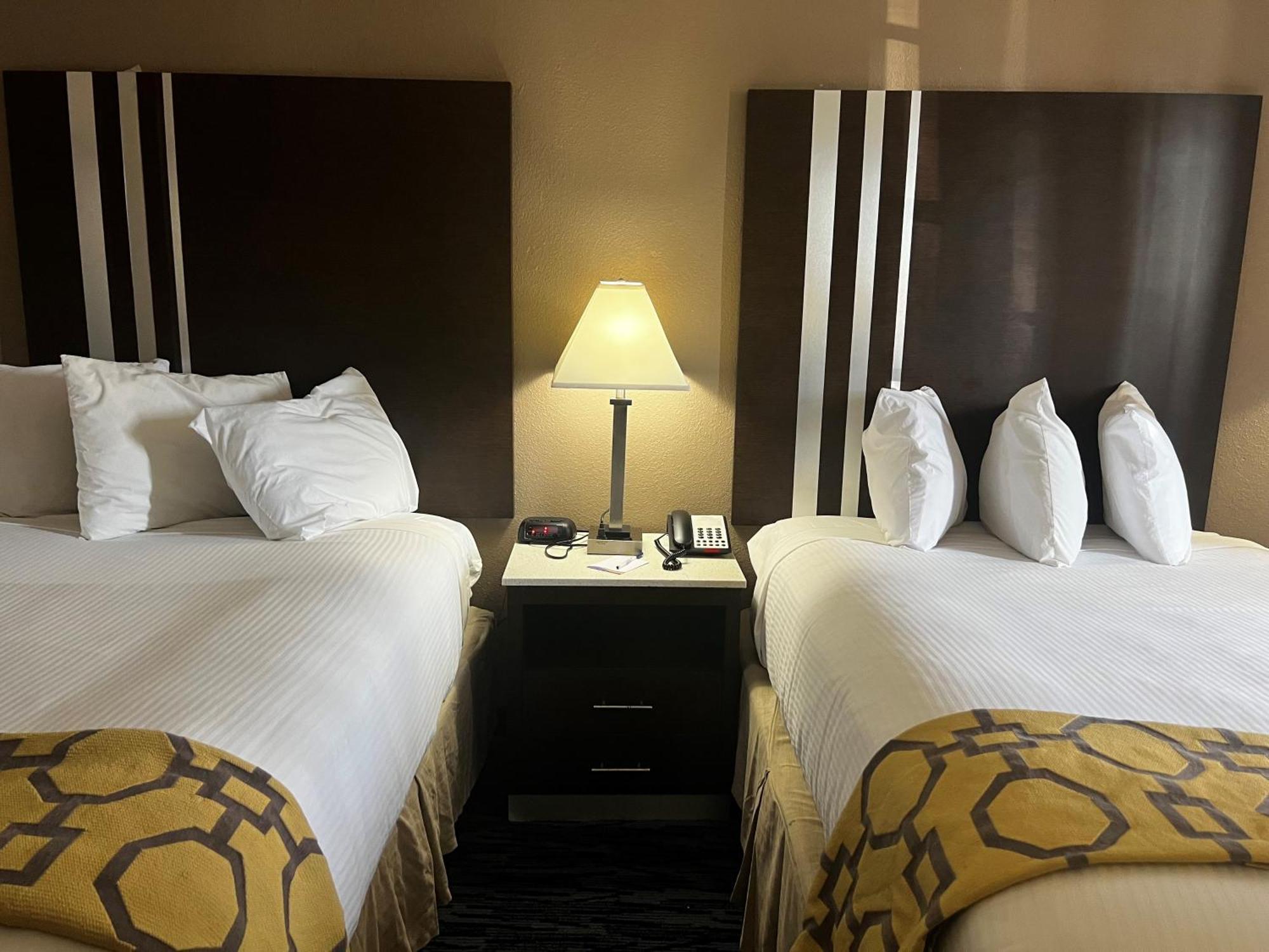 Baymont By Wyndham Port Arthur - Groves Area Esterno foto
