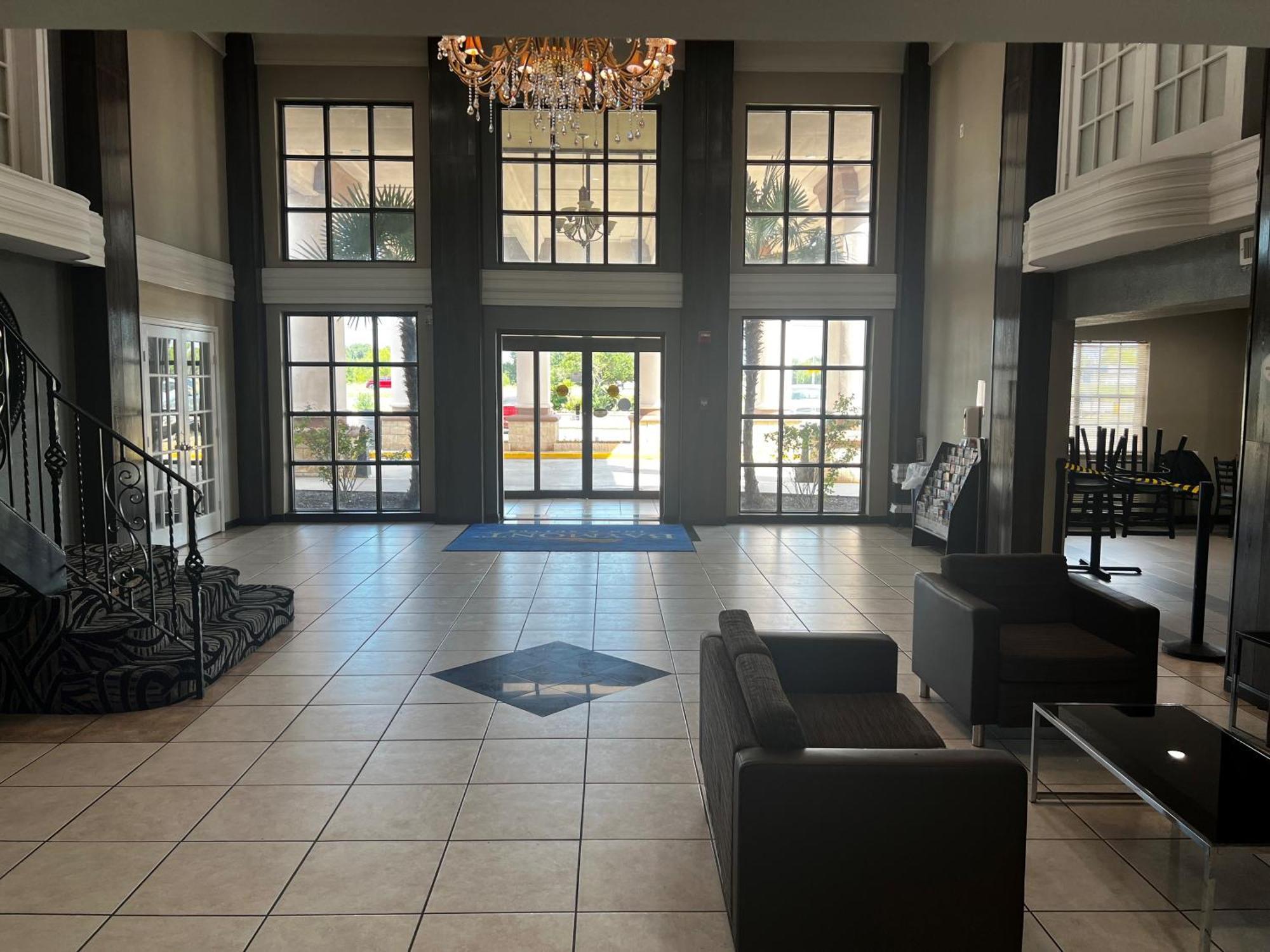 Baymont By Wyndham Port Arthur - Groves Area Esterno foto