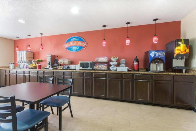Baymont By Wyndham Port Arthur - Groves Area Esterno foto